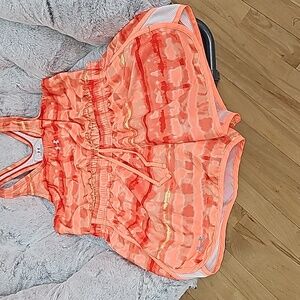 UNDER ARMOUR SPORTS BRA & MATCHING SHORTS.  WORN 3 TIMES.